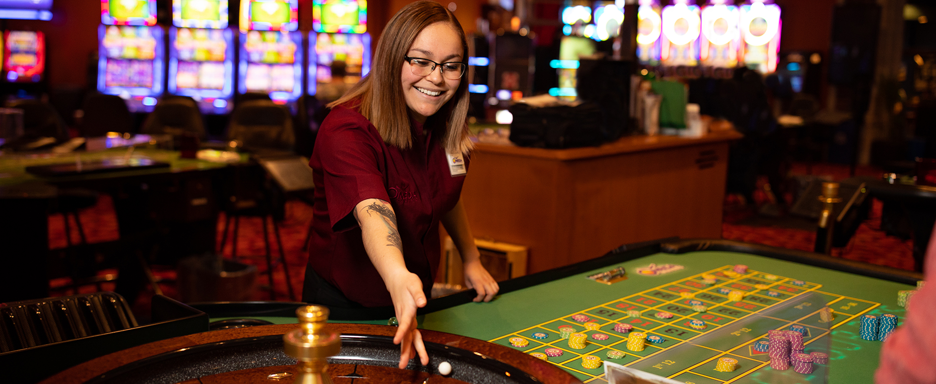 Fb1abc9a Ce7f 43ef 8f55 C5a9e7624008 Cropped 099 Dealer Throwing Roulette Ball At Oneida Casino In Green Bay Copy